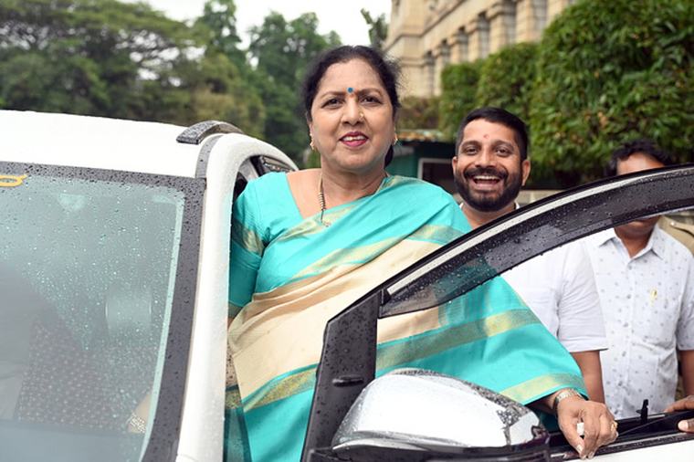 Siddu’s stature shrinking? Kuruba leaders cry foul as Gayatri Shantegowda yet to be made minister