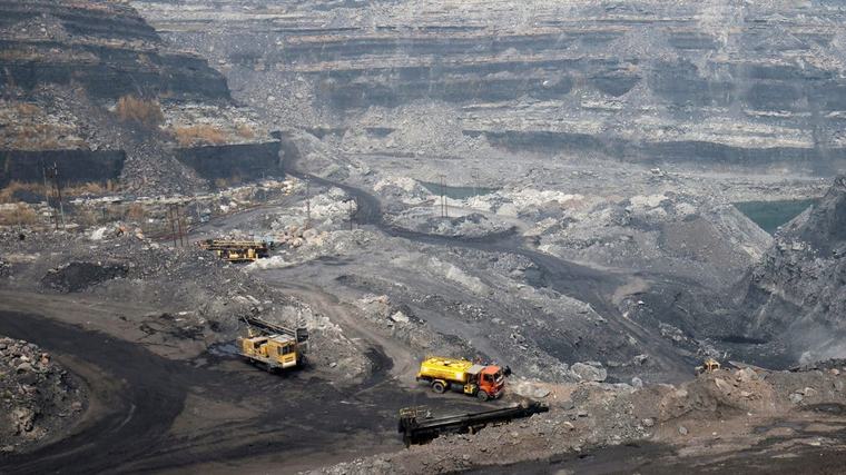 India rushes coal to power plants as stocks fall to critical levels
