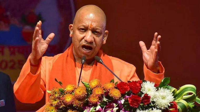 CM योगी का संदेश : यूपी में परिवर्तन के नायक बने शिक्षक