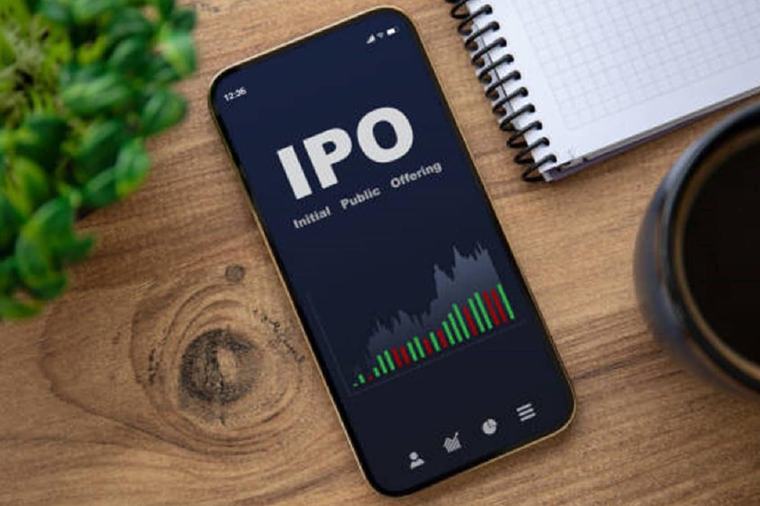 ESDS Software Solution Shares Surge Over 111% After Stellar IPO Listing: Should You Buy, Sell Or Hold?