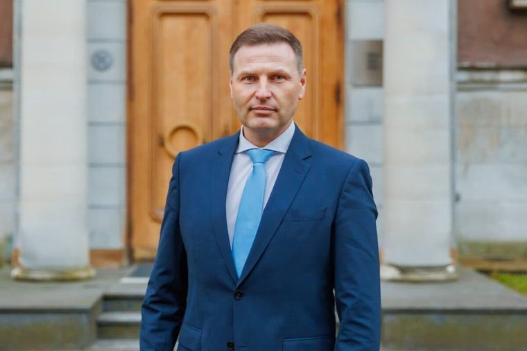 Estonia Defence Minister Resigns Over Botched Rs 770 Crore Arms Deal With Indian-Owned Firm