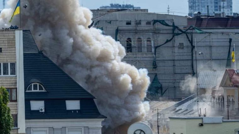 Russia strikes Ukraine's intelligence HQ as Zelenskyy proposes ceasefire for Kushner-Witkoff visit