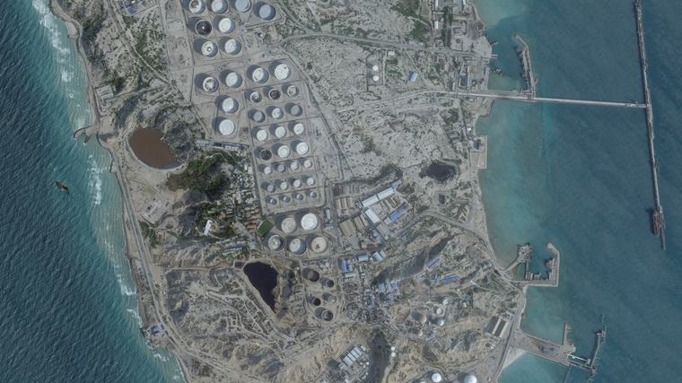 Explosions near Iran’s Kharg Island hours after Trump warns of Pickaxe Mountain, calls war ‘small potatoes’