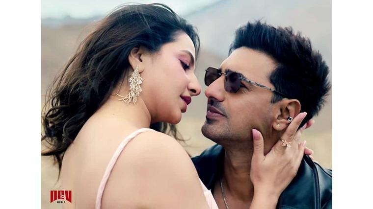 Bengali Dev and Subhashree recreate their magical chemistry in DeSu7’s new song 08-Sep, 1:48PM