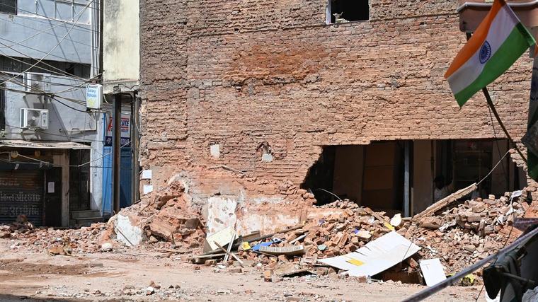 Satya Niketan building collapse: SC to consider issues on September 10