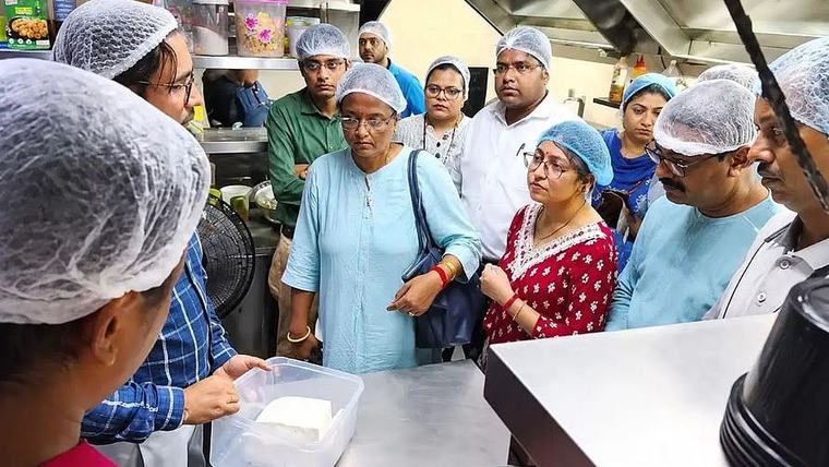हावड़ा में खाद्य सुरक्षा विभाग का बड़ा छापा !