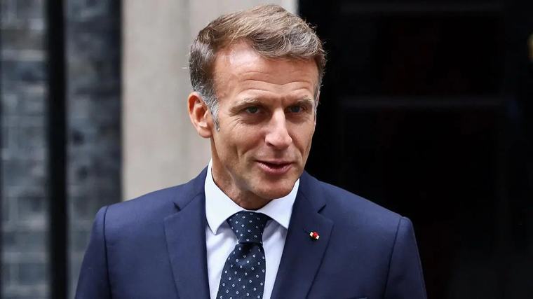 Macron urges EU ban on social media for under-15s in letter to Von der Leyen