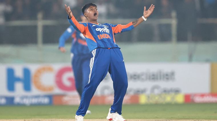 India pacer Kranti Gaud faces gender-based abuse during IND vs PAK women's Asia Cup 2026 match; video goes viral