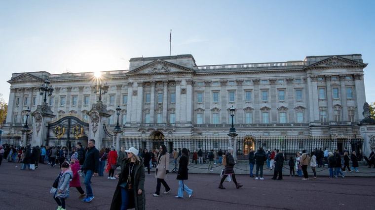 UK permanent hiring rebounds for the first time since 2022